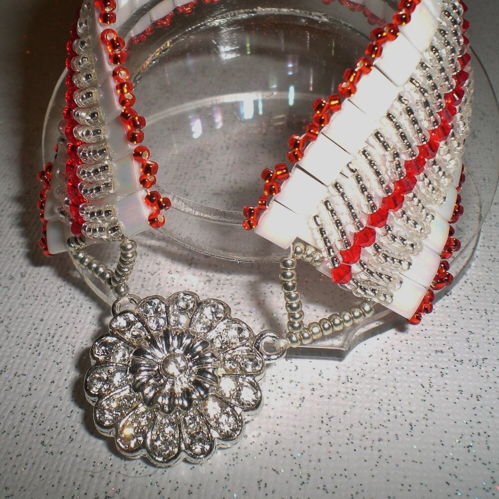 Handbeaded Red and White Glamour "Sandra" Bracelet
